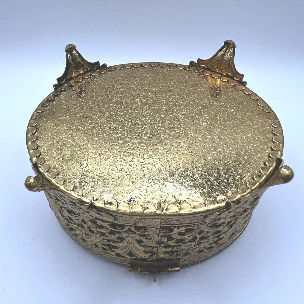 Vintage 24kt Gold Plated Filigree Ormolu Oval Jewelry Casket Box Glass Lid Clean